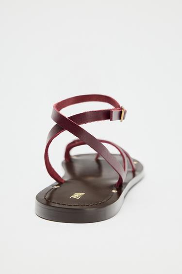 SANDALES PLATES EN CUIR AVEC BRIDES ET DÉCORATION - Bordeaux de Zara - Image 5