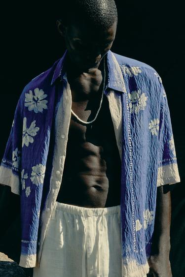 РУБАШКА С ЦВЕТОЧНЫМ ПРИНТОМ — Цвет небеленого полотна/Синий от Zara