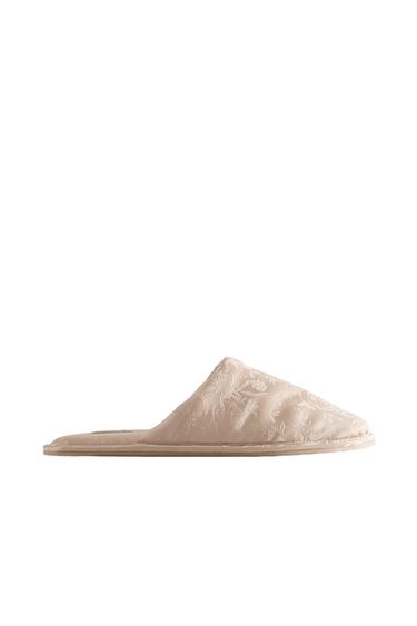 خف جاكار - بني رملي الخاص بـ Zara