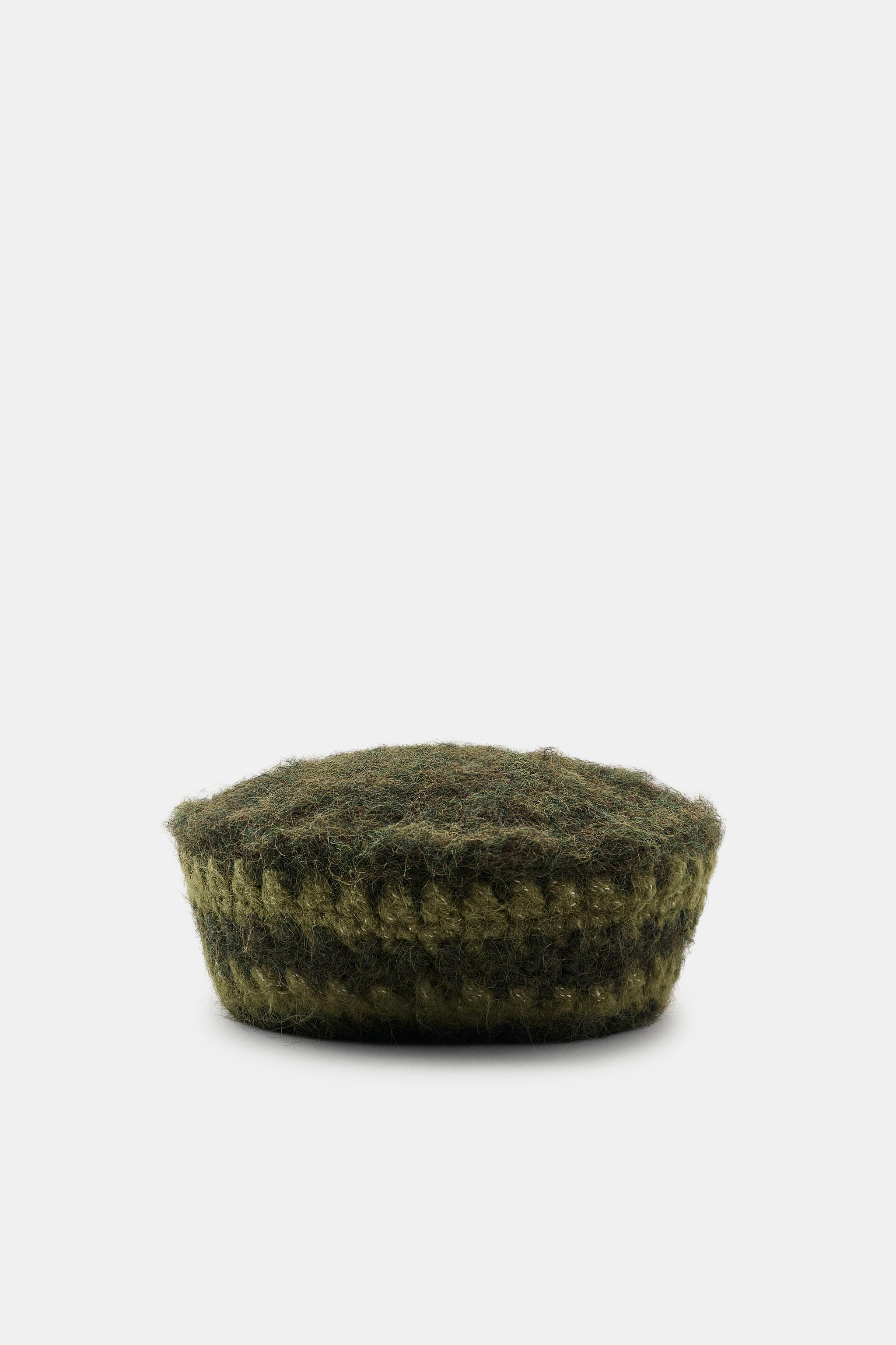 KNIT BEANIE