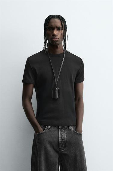 BASIC RIBBED T-SHIRT - Black by Zara