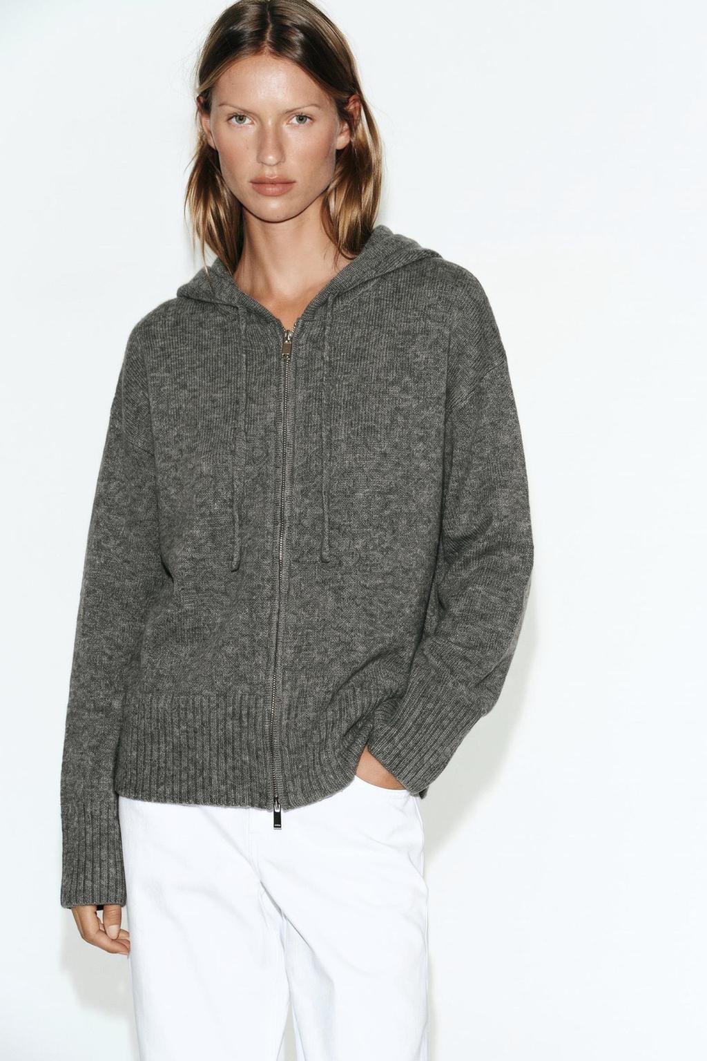 KNIT HOODIE