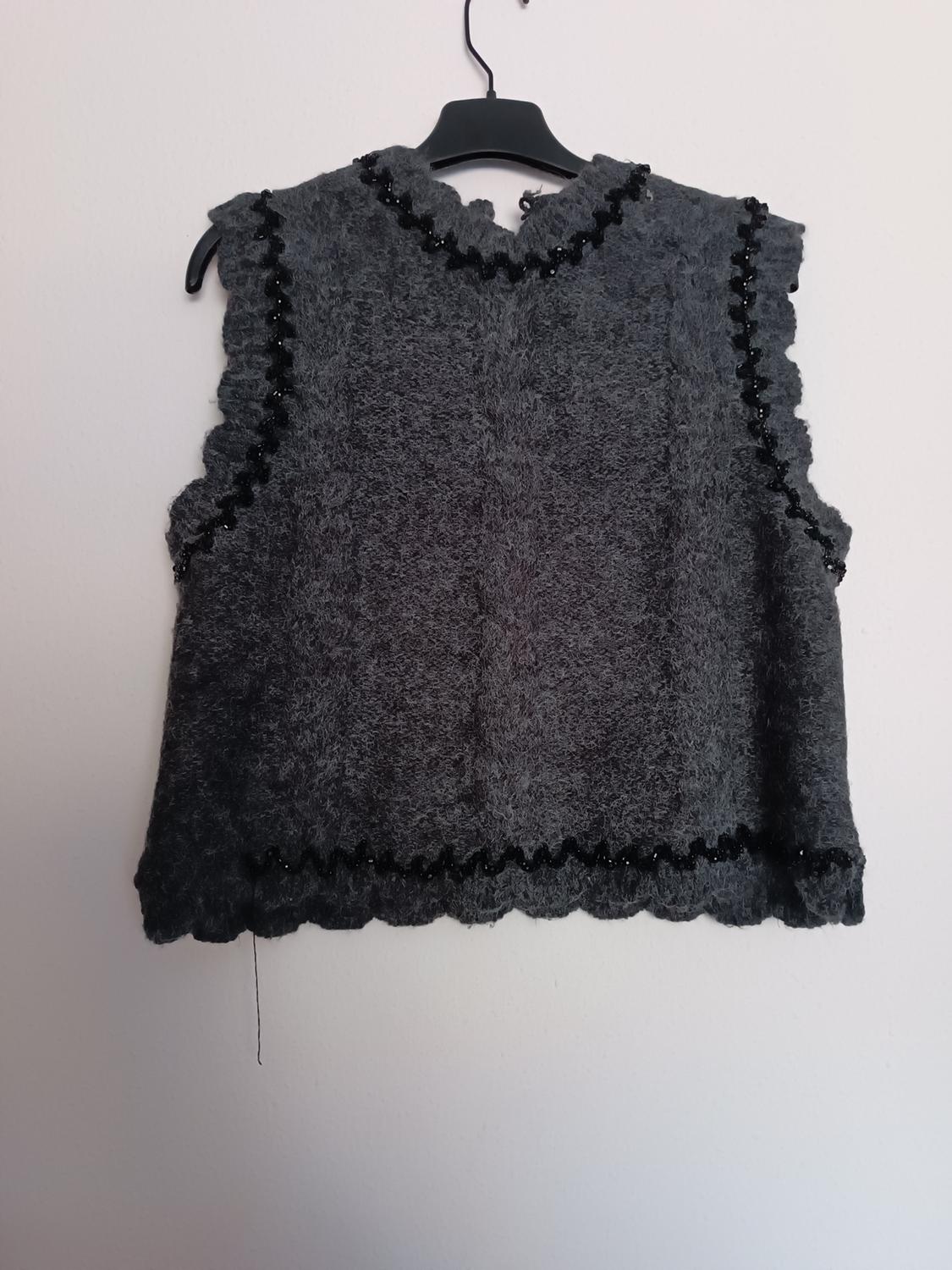 BEADED KNIT VEST - Image 4