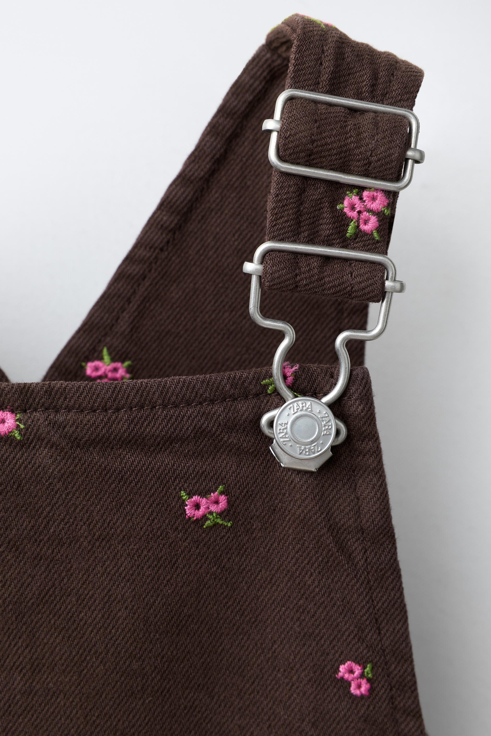 EMBROIDERED FLOWER TWILL PINAFORE