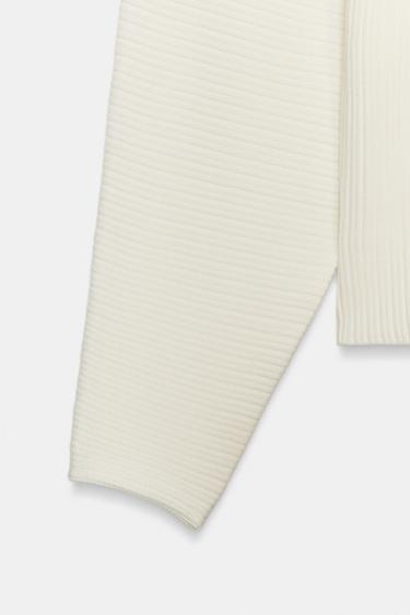 PULL EN MAILLE CÔTELÉE À MANCHES AMPLES - Écru de Zara - Image 7