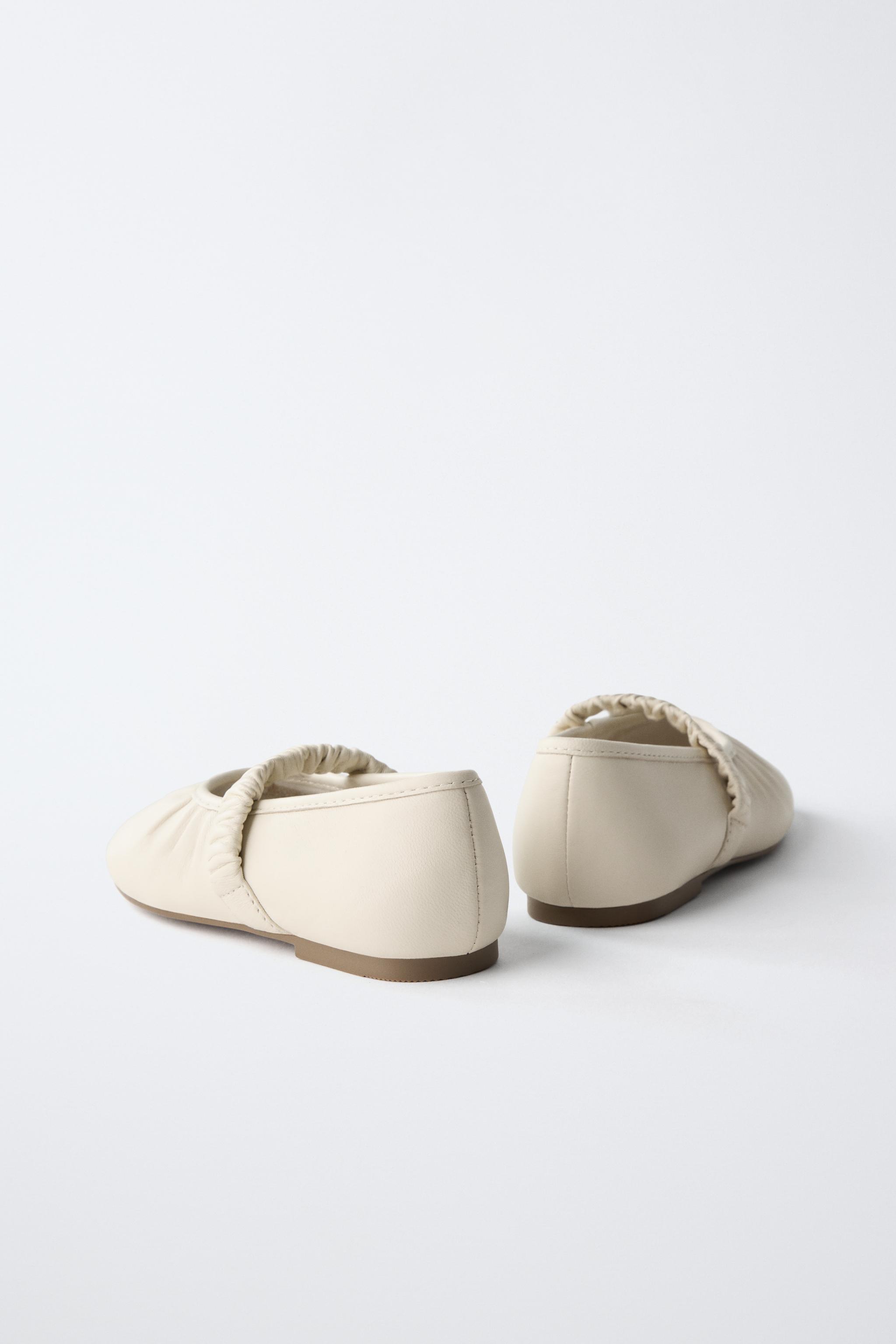 BALLERINES EN CUIR
