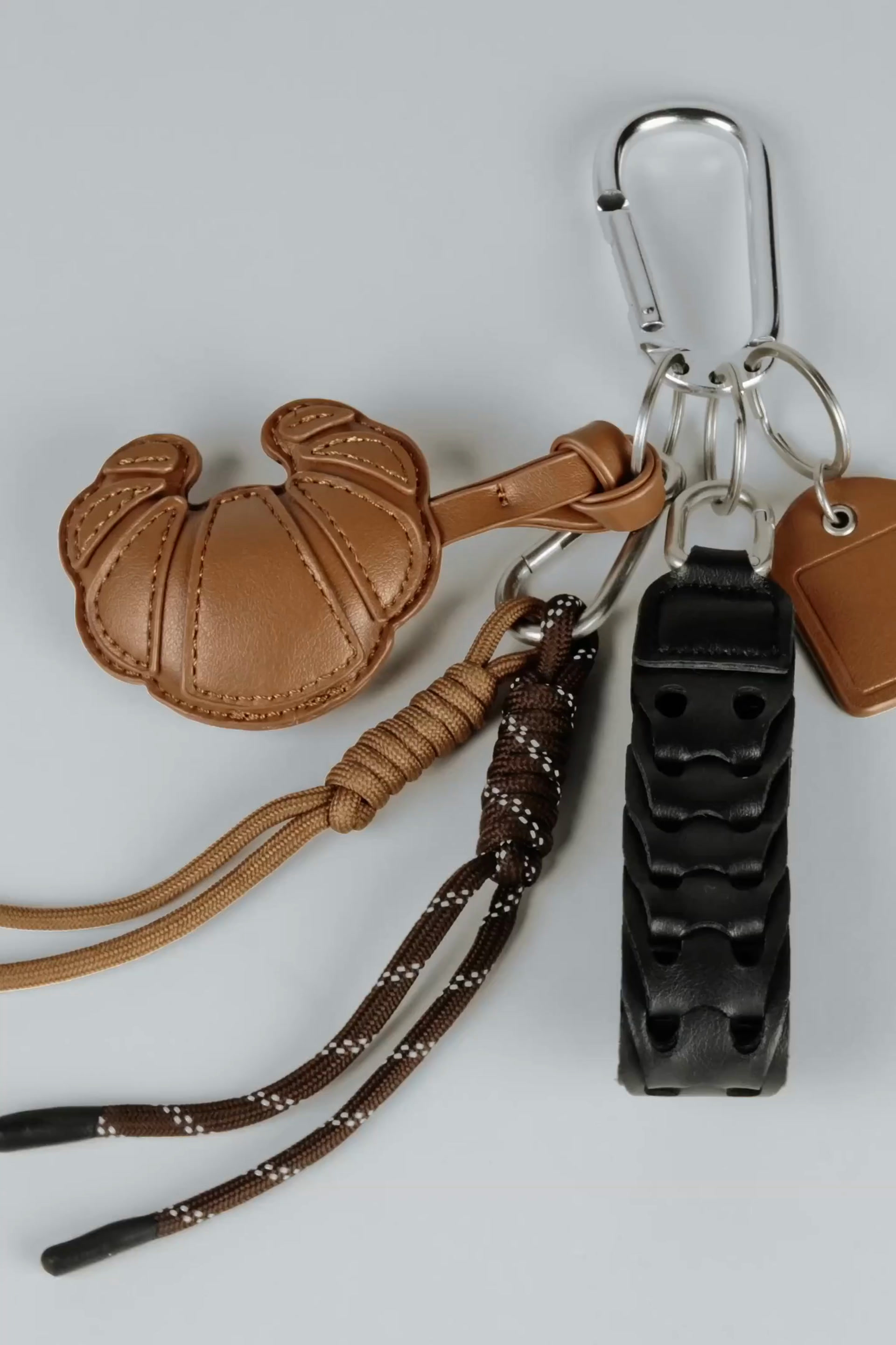 ZARA マルチチャームキーリング ZARA】NEW！マルチチャーム付きコインケースキーホルダー (ZARA