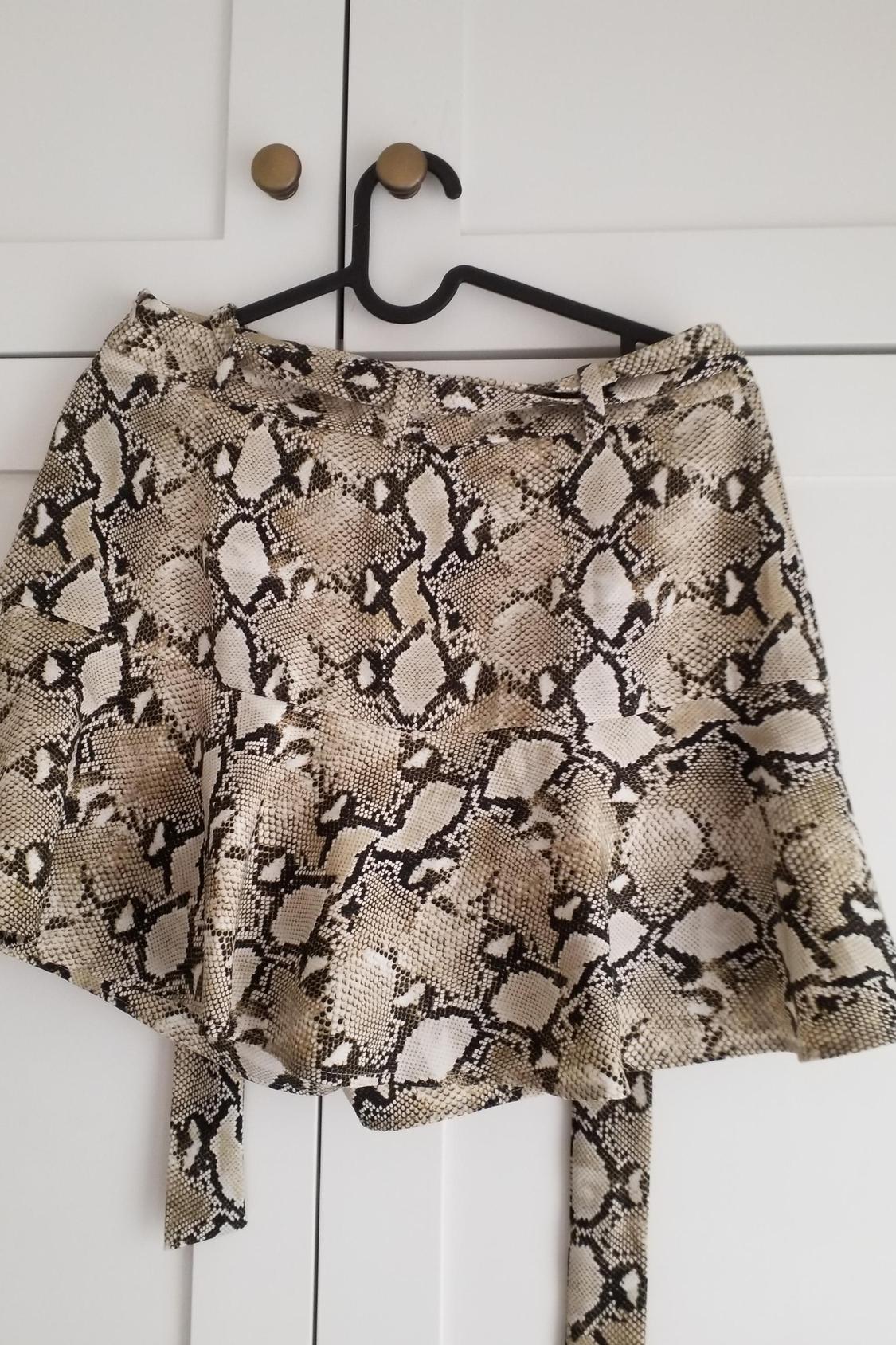 ANIMAL PRINT BERMUDA SHORTS - Image 4