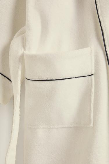 BATHROBE WITH PIPING (400 GXM²) - Black by Zara - Image 4