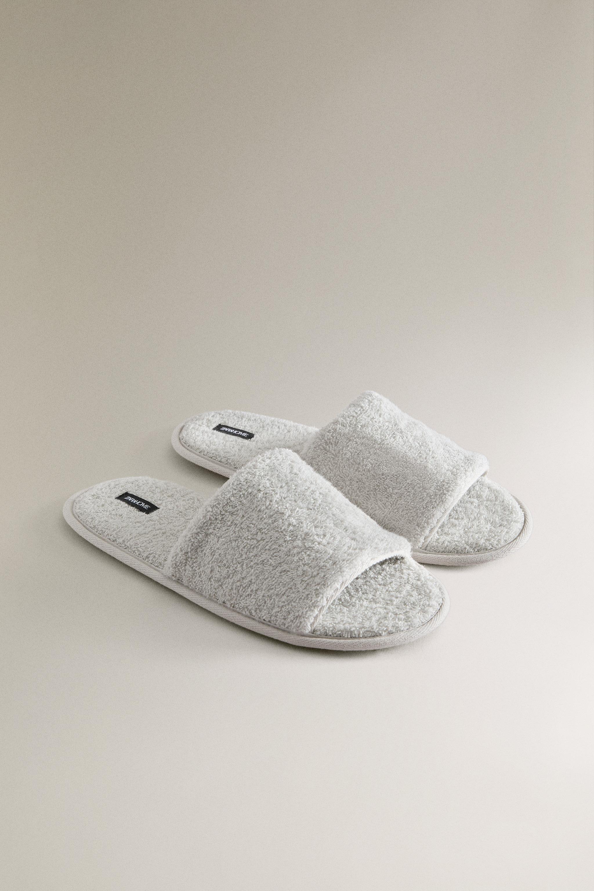 OPEN TERRY BATHROOM SLIPPERS — Gray