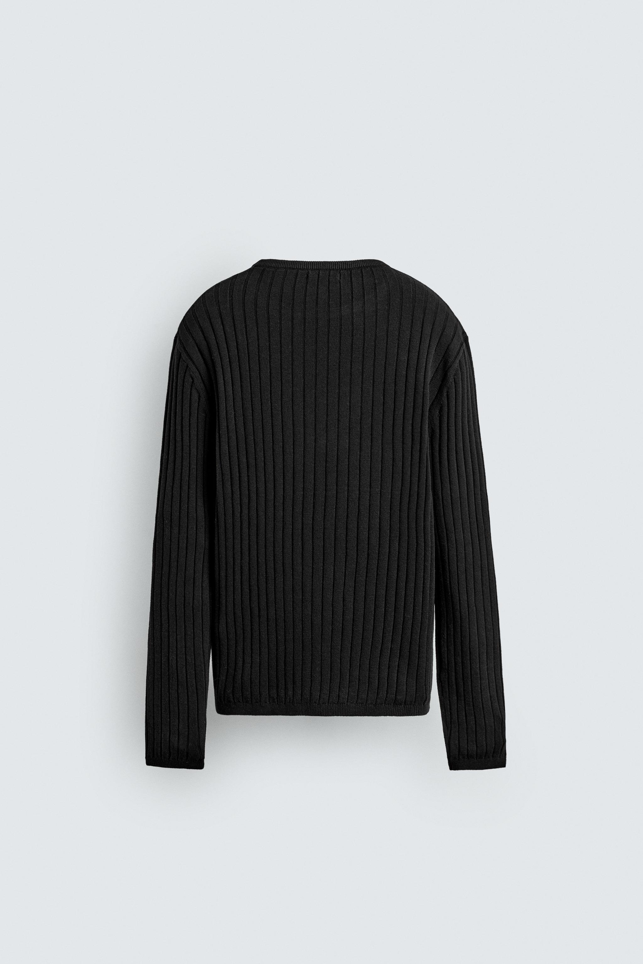 RIBBED TEXTURED SWEATER