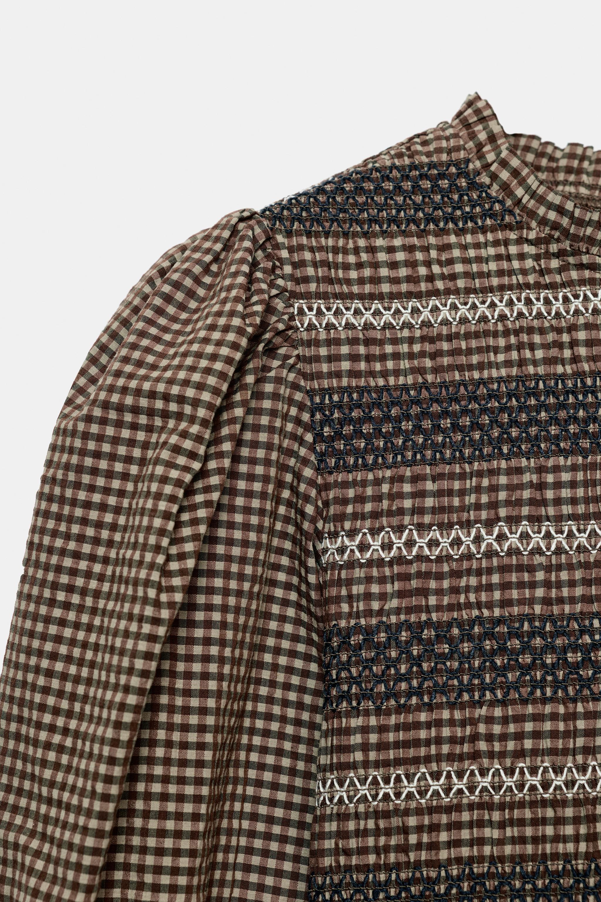 CHEMISE BRODÉE À NID D’ABEILLE