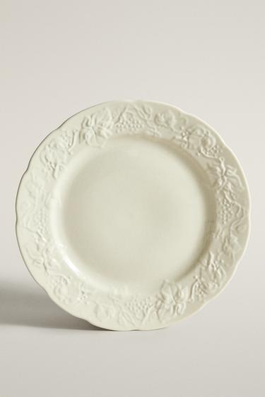 GRAPE PORCELAIN DINNER PLATE — Cream 1