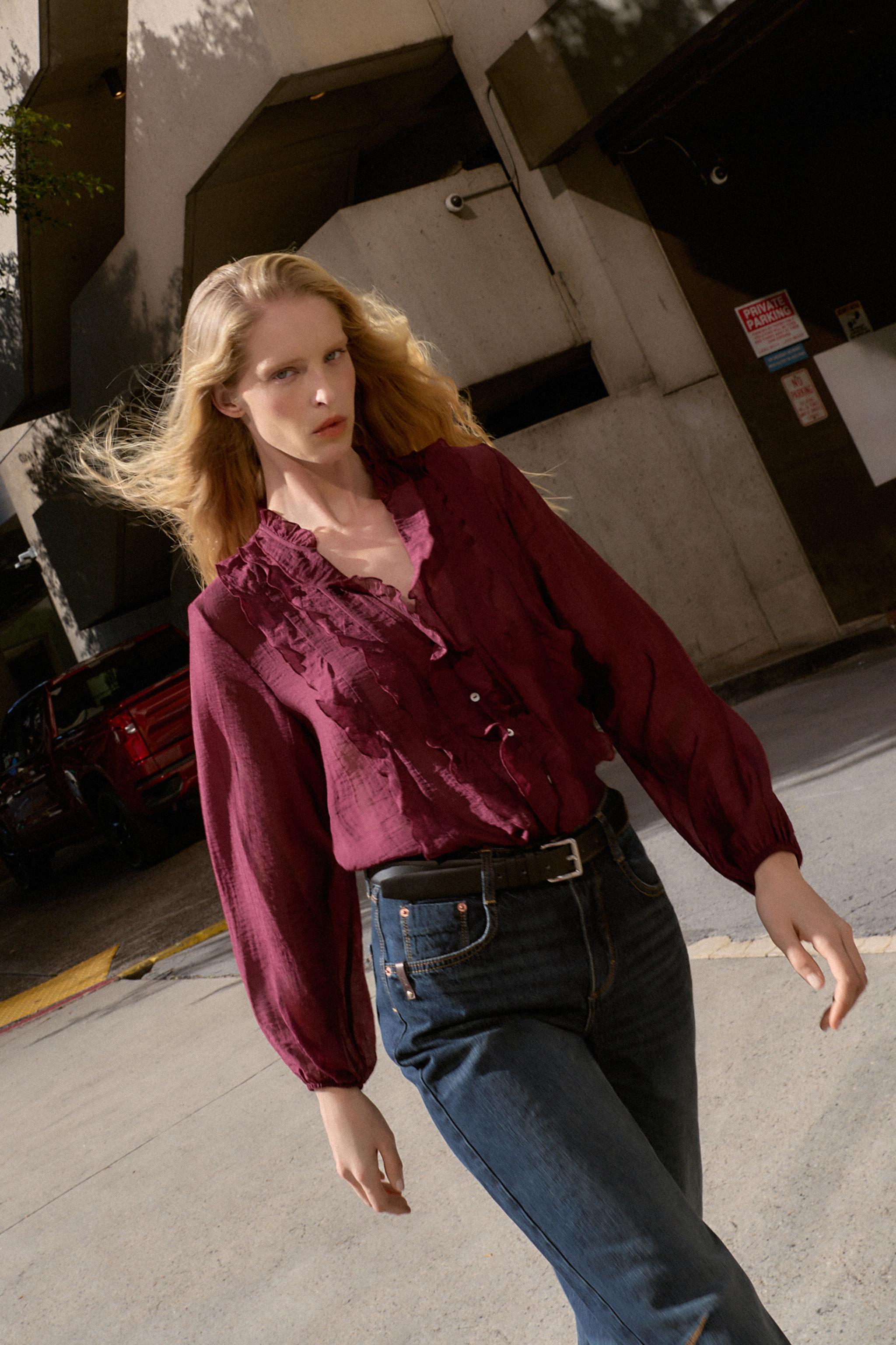 BLOUSE À POIS AVEC VOLANTS