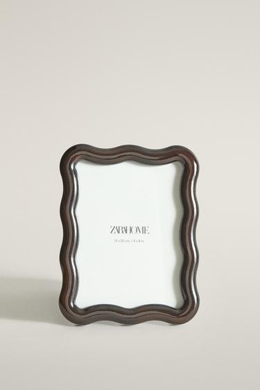 WAVY WOODEN PHOTO FRAME - Brown by Zara