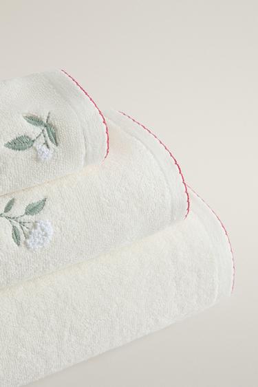 FLORAL EMBROIDERED BATH TOWEL — Ivory 2