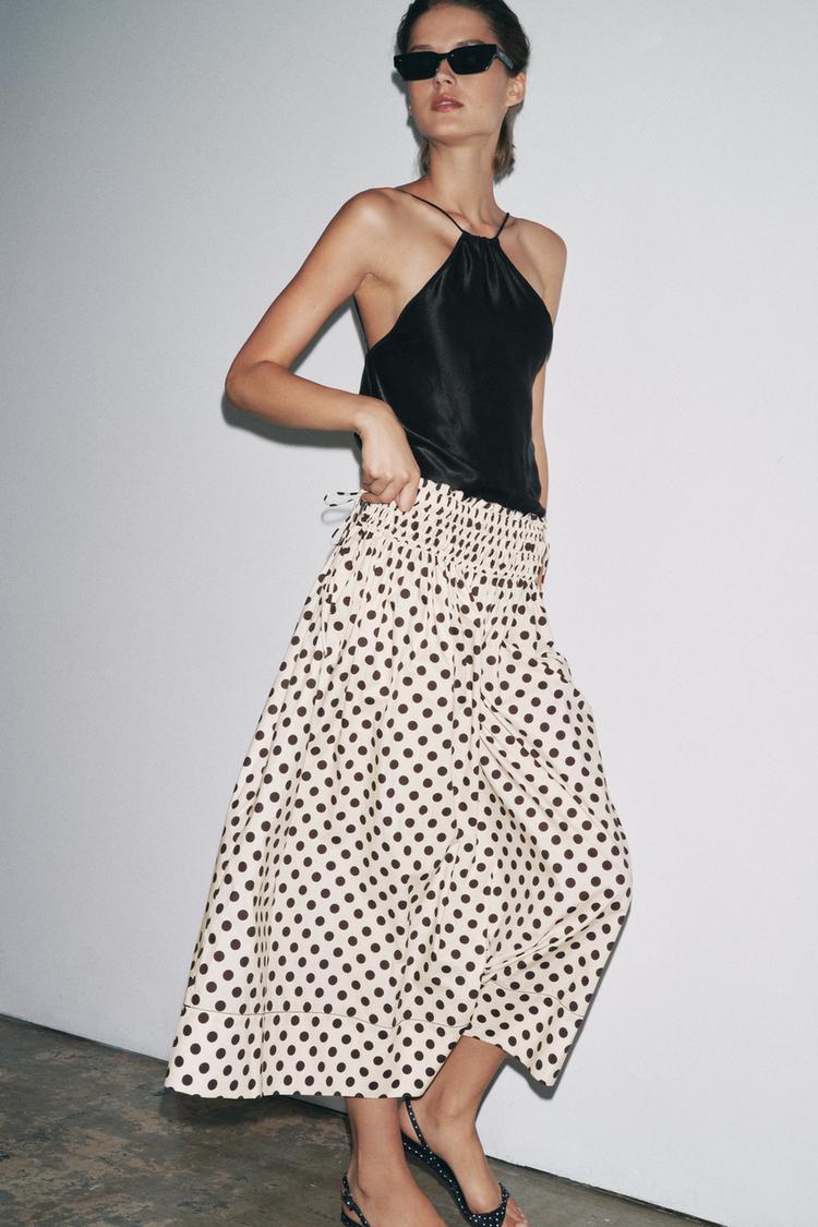 Boyoqdagi kokraklar Biz porno tomosha qildik va jinsiy aloqada boldik.