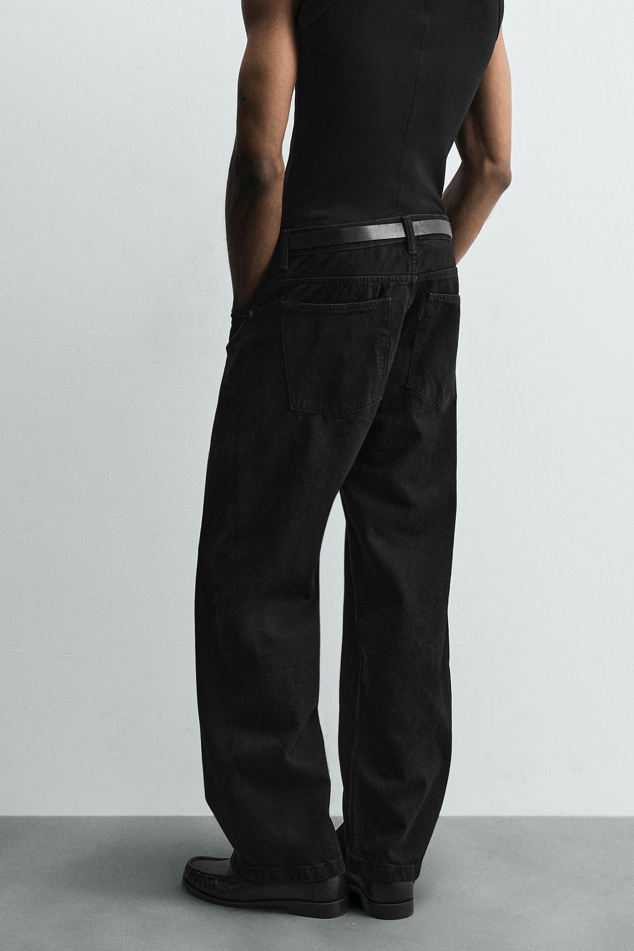 LOOSE FIT JEANS