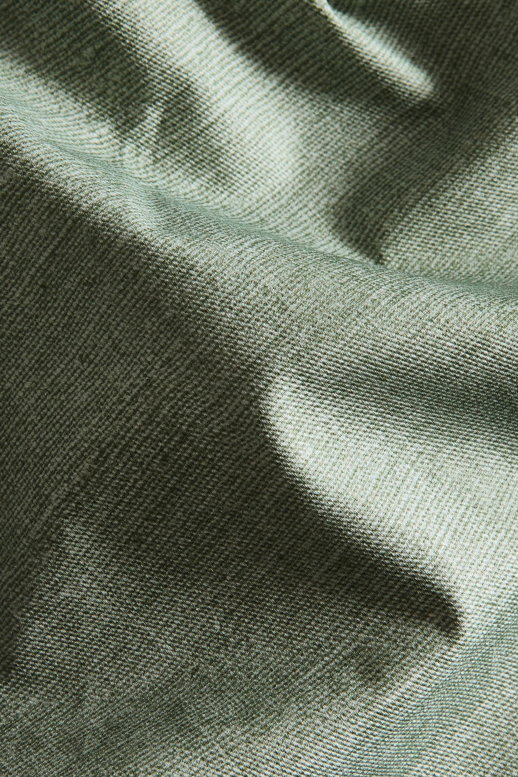 RESIN-COATED COTTON TABLECLOTH WITH OVERLOCK STITCHING