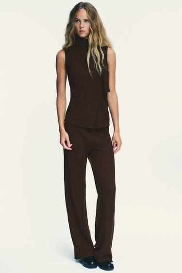 TOP بفولار بملمس - بني داكن by Zara - Image 0