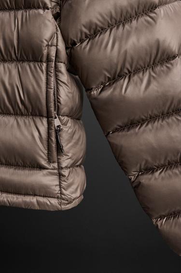 VESTE DOUDOUNE À CAPUCHE - Marron clair de Zara - Image 9