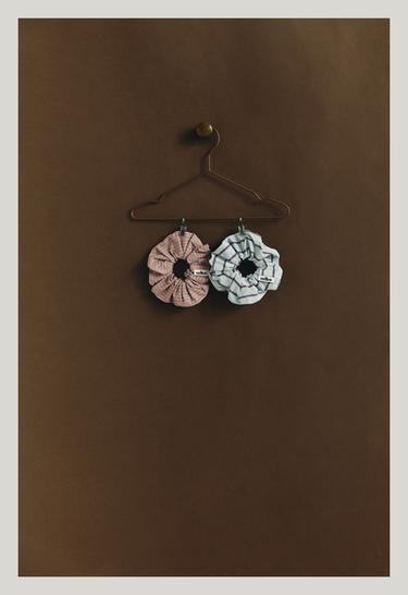 PACK DE DOIS SCRUNCHIES ESTAMPADOS COLBO X ZARA - Marrom-Azul da Zara