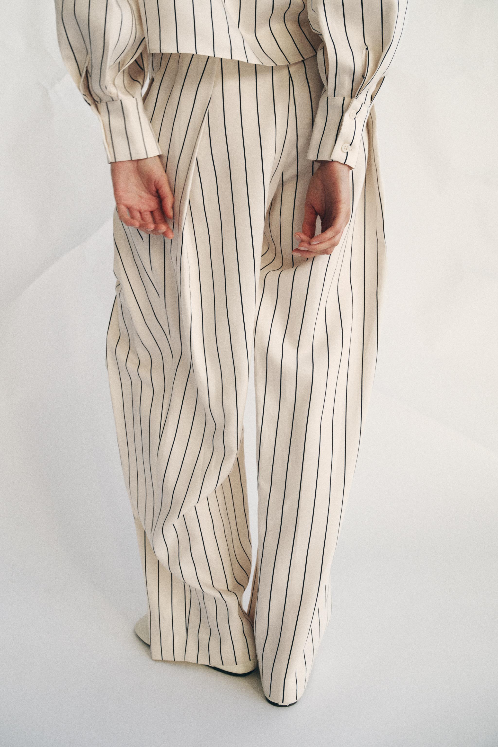 STRIPED PLEATED PANTS ZW COLLECTION