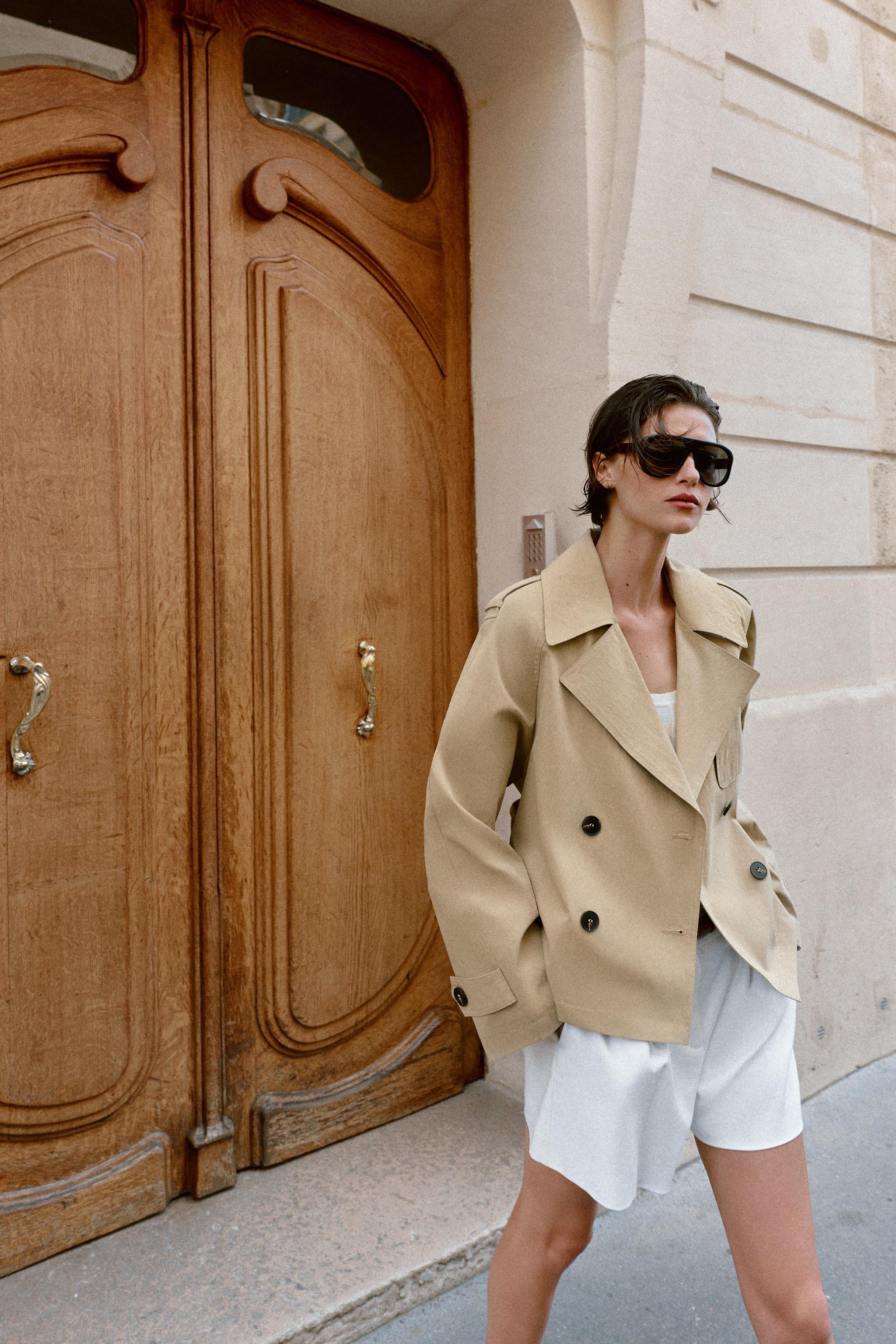 SHORT BELTED TRENCH COAT