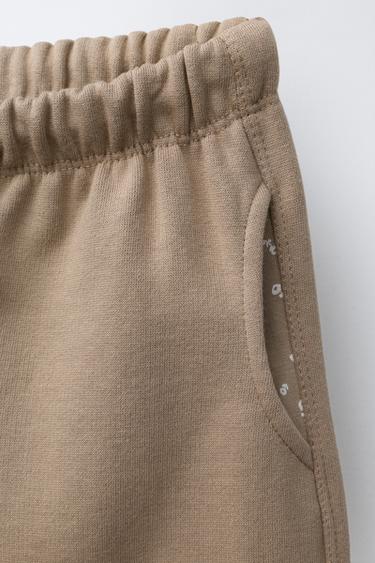 PANTALON MOLLETON À POCHES IMPRIMÉ - Marron clair de Zara - Image 4
