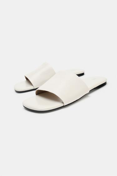 SANDALES PLATES EN CUIR - Blanc écru de Zara - Image 2