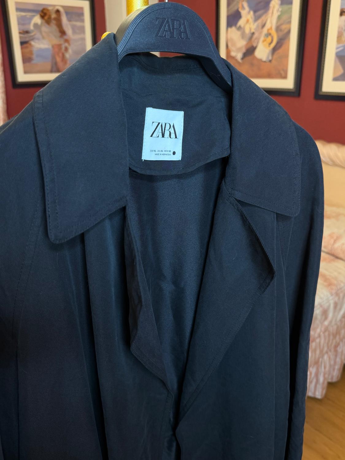 LOOSE-FITTING TRENCH COAT WITH POCKETS - Image 4