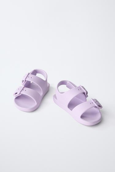 SANDALES EN CAOUTCHOUC À BOUCLES - Violet mauve de Zara - Image 2