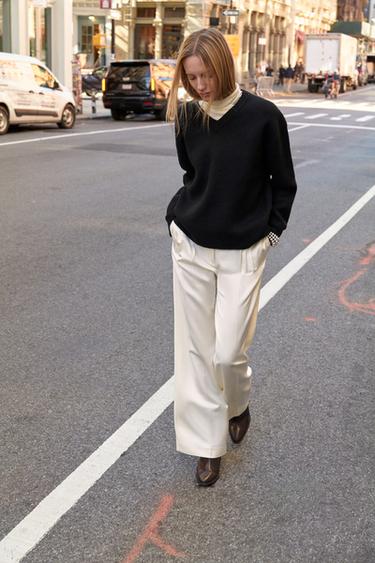 PLAIN KNIT V-NECK JUMPER - Black by Zara