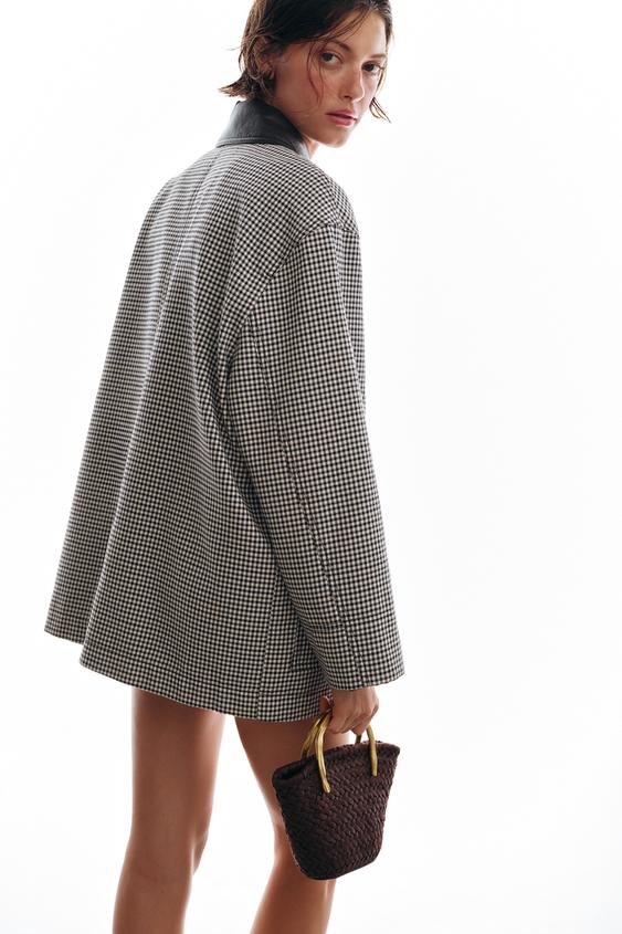 MINI BUCKET BAG WITH METAL HANDLE DETAIL