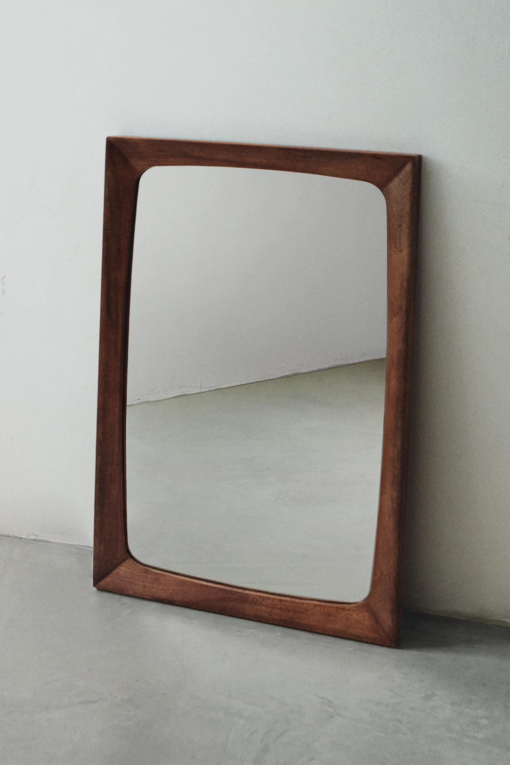 WOODEN BORDER MIRROR