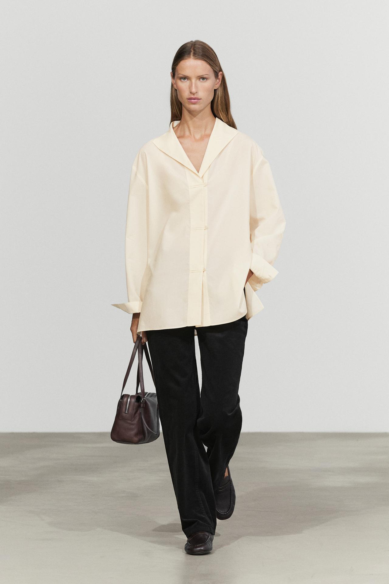 Flowing shirt with button details — Ecru