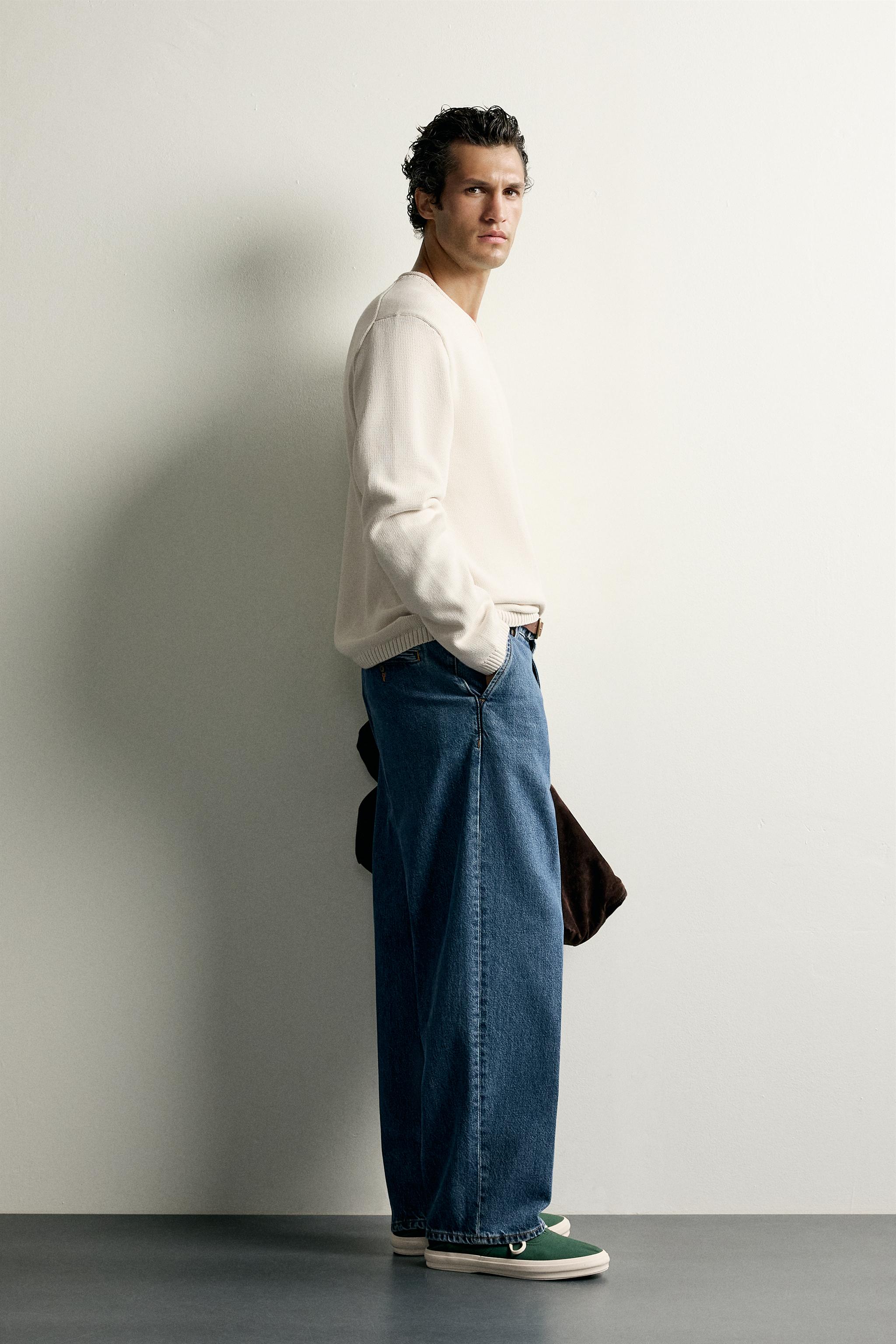 REGULAR FIT V-NECK SWEATER