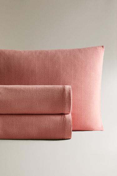 TEXTURED COTTON BEDSPREAD - Red / Coral by Zara