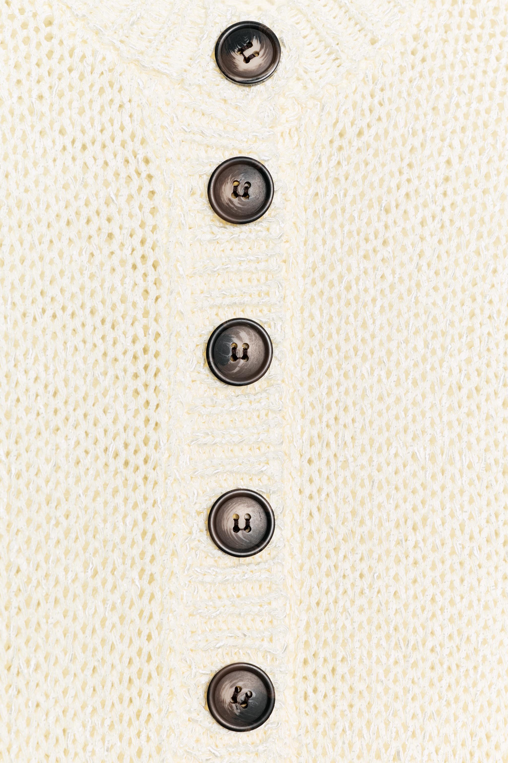 PULL EN MAILLE BOUTONS