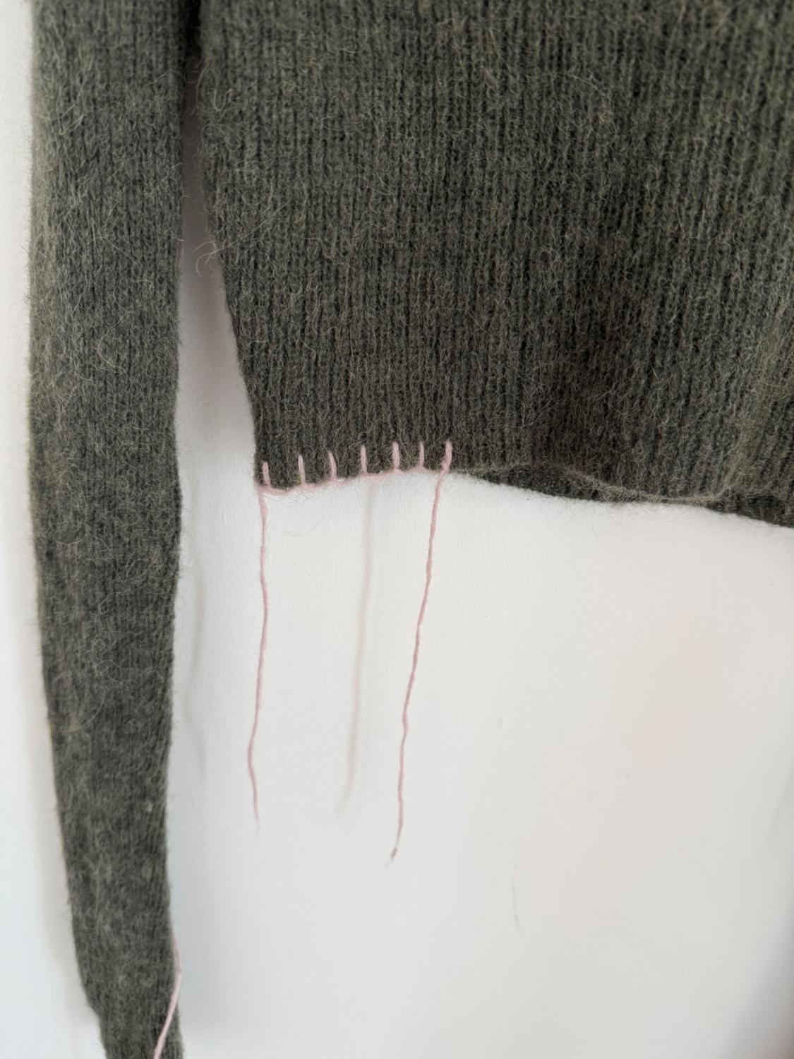 KNIT CROP TOP WITH CONTRAST TOPSTITCHING - Image 3