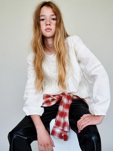 CAMISA ROMÁNTICA FLORES - Blanco roto de Zara