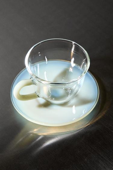 فنجان قهوة من زجاج البورسليكات الملون وطبق - أصفر الخاص بـ Zara