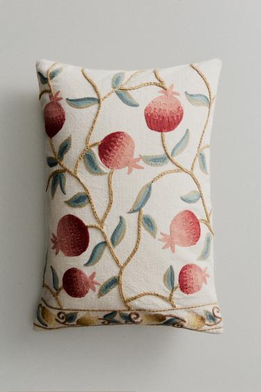 POMEGRANATE CUSHION COVER - Light beige by Zara