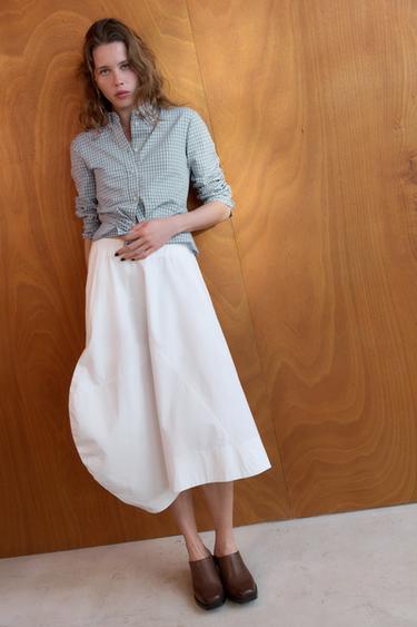 FALDA MIDI ASIMÉTRICA - Blanco de Zara