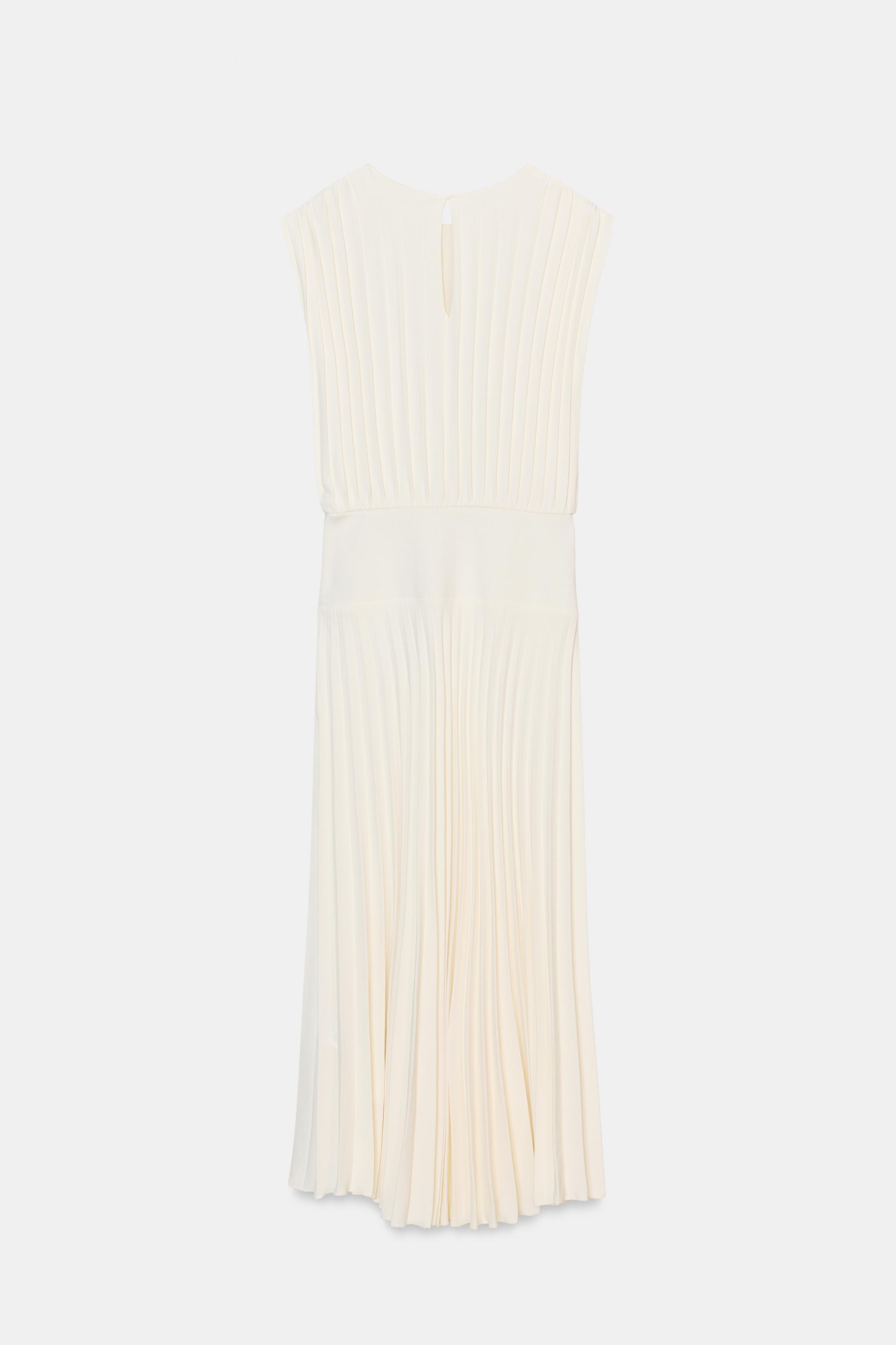 ROBE MI-LONGUE PLISSÉE AVEC CEINTURE