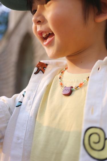 KITTEN BEAD NECKLACE - Brown by Zara