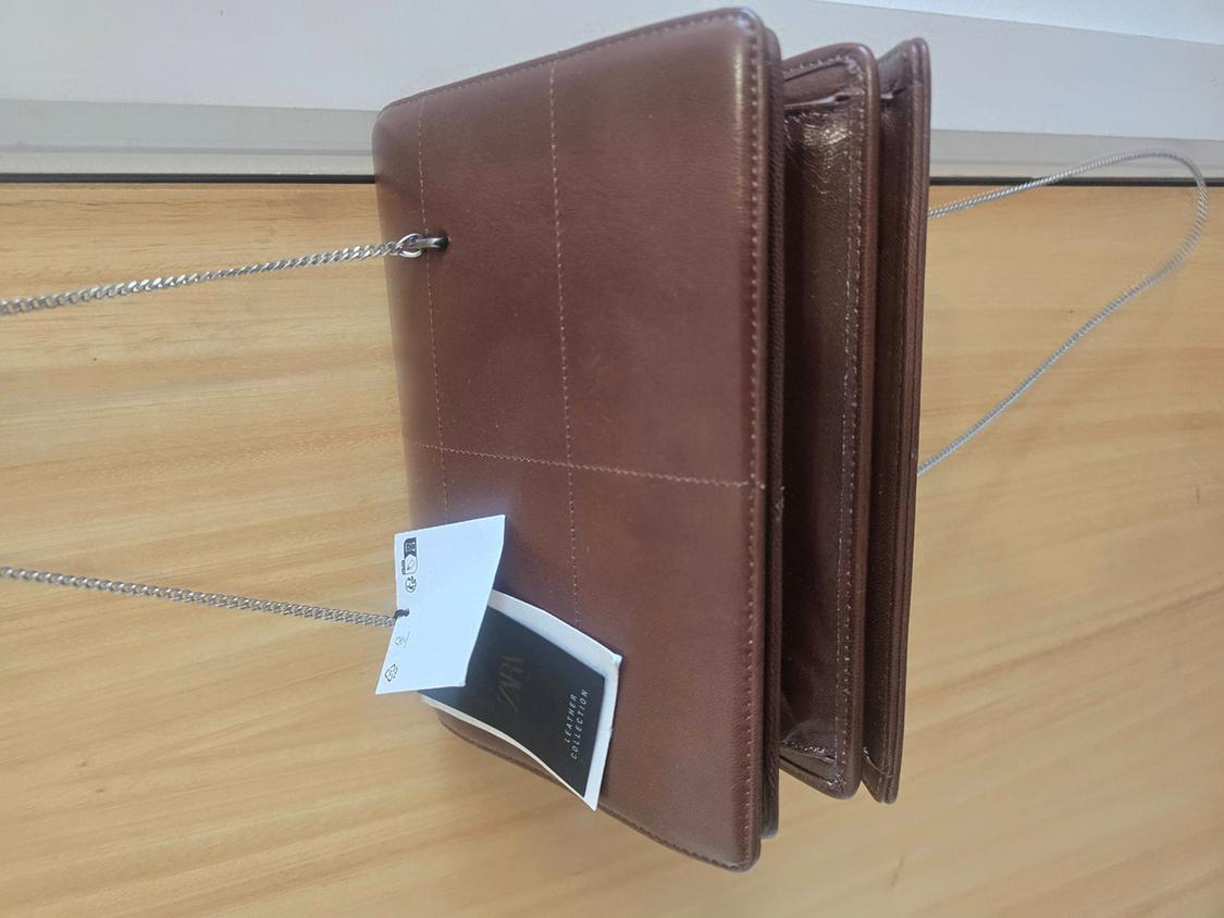 LEATHER SHOULDER BAG - Image 4