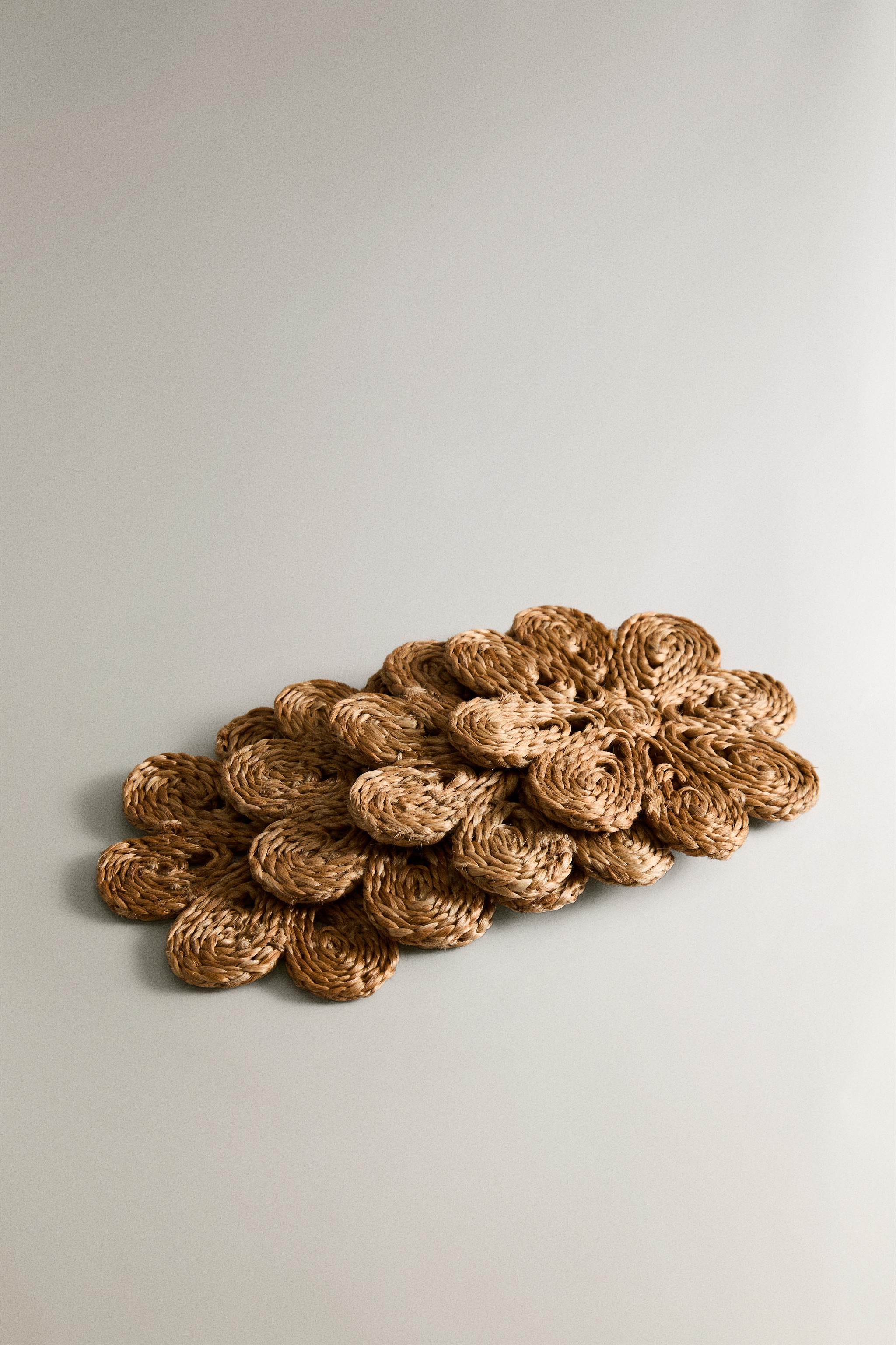 PACK OF RAFFIA COASTERS (PACK OF 4) — Light beige