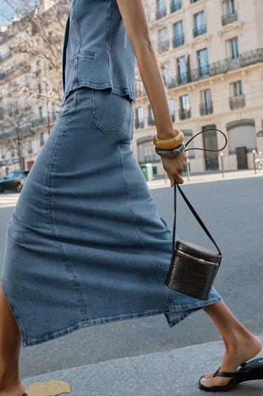 BOLSA RÍGIDA COM EFEITO EM RELEVO - Marrom da Zara