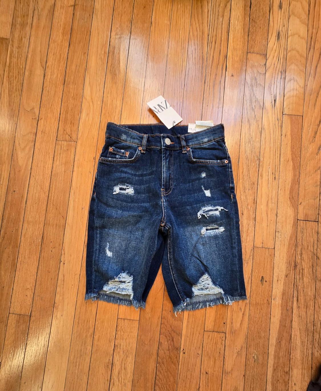RELAXED FIT RIPPED DENIM SHORTS
